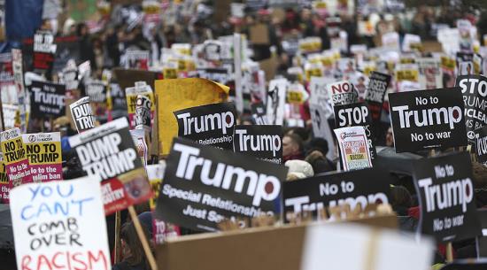 Biểu tình tại nhiều nước phản đối lệnh cấm người tị nạn của ông Trump ảnh 1